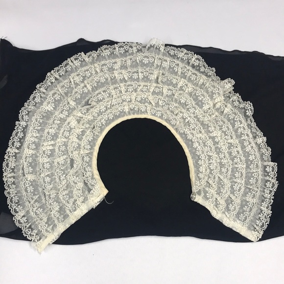 Accessories - Antique Lace Collar